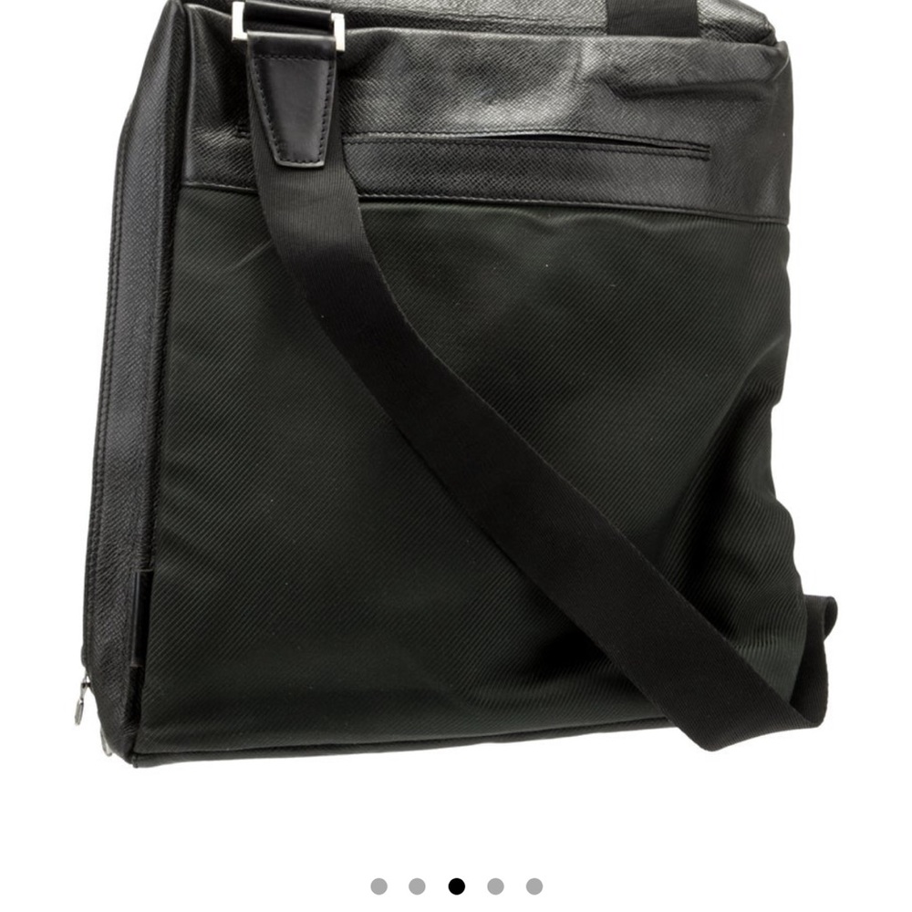 Authentic Louis Vuitton Messenger Bag